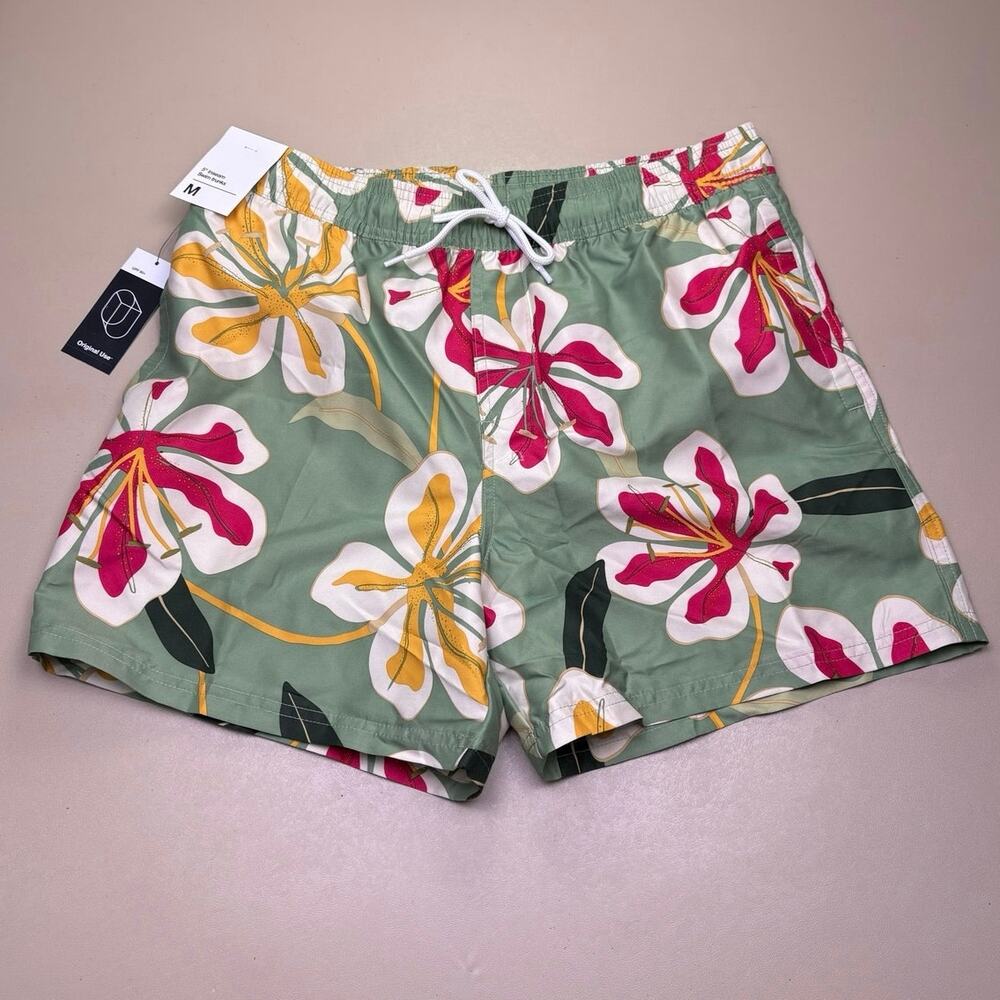 Men’s Floral Swim Trunks Medium Green Tropical 5” Inseam Original Use NWT